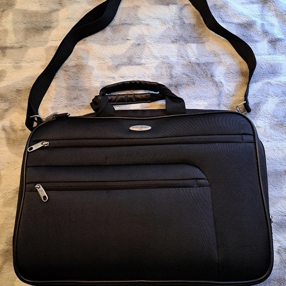 Samsonite Lap Top / Messenger BagSize 17" x 12"